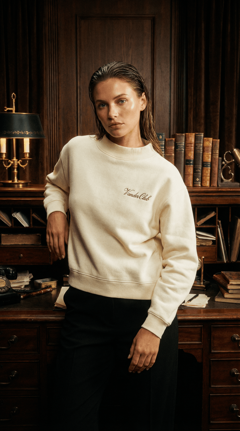 Vander Club Women’s Cream Script Crewneck